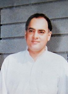 Rajiv_Gandhi_at_7_Race_course_road_1988_(cropped)